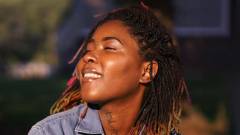 smiling-woman-outdoor-portrait-km-digital-photography